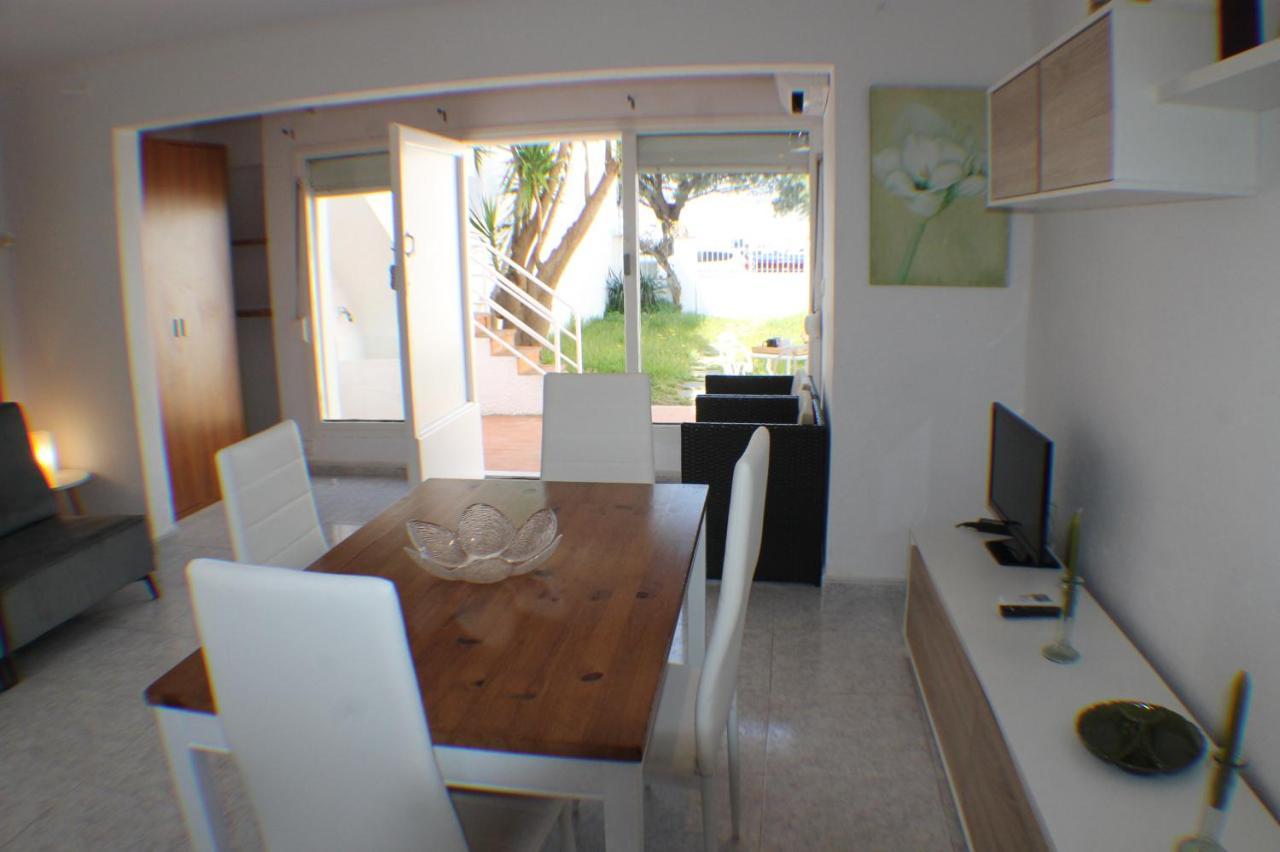 Agi Port De Rosas Apartman Kültér fotó