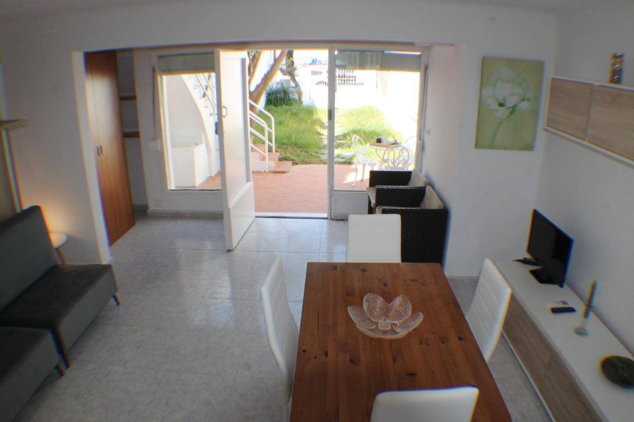 Agi Port De Rosas Apartman Kültér fotó