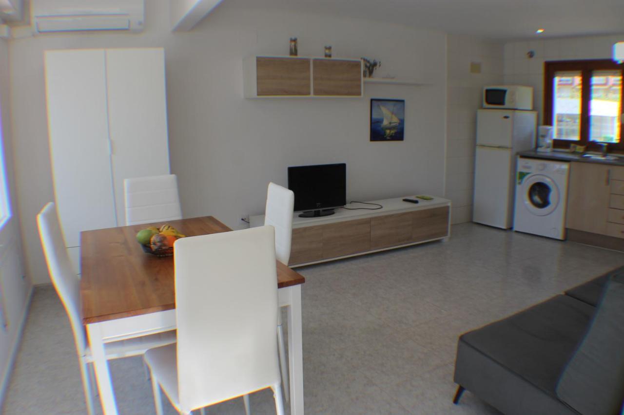 Agi Port De Rosas Apartman Kültér fotó
