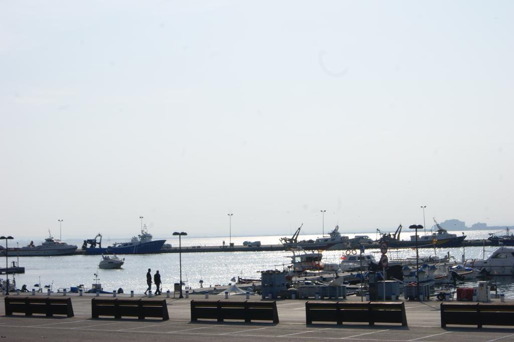 Agi Port De Rosas Apartman Kültér fotó